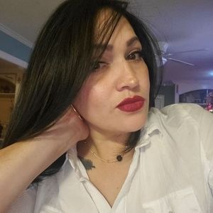 Meet your Posher, Carolina